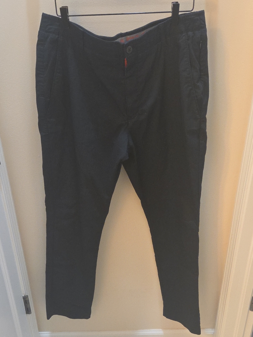 Under Armor Men's Black Casual Chino Pants
